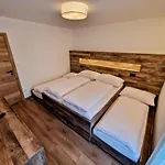 Apartman Aparthaus Pinia - *