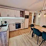 Aparthaus Pinia - *