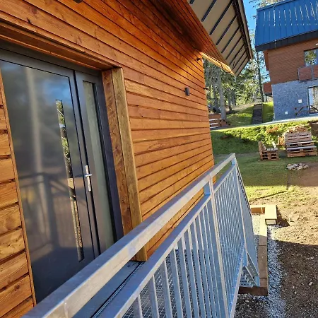 Apartmán Aparthaus Pinia - *