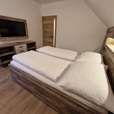 Aparthaus Pinia - Apartmán